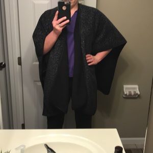 Black and White Fleece Wrap